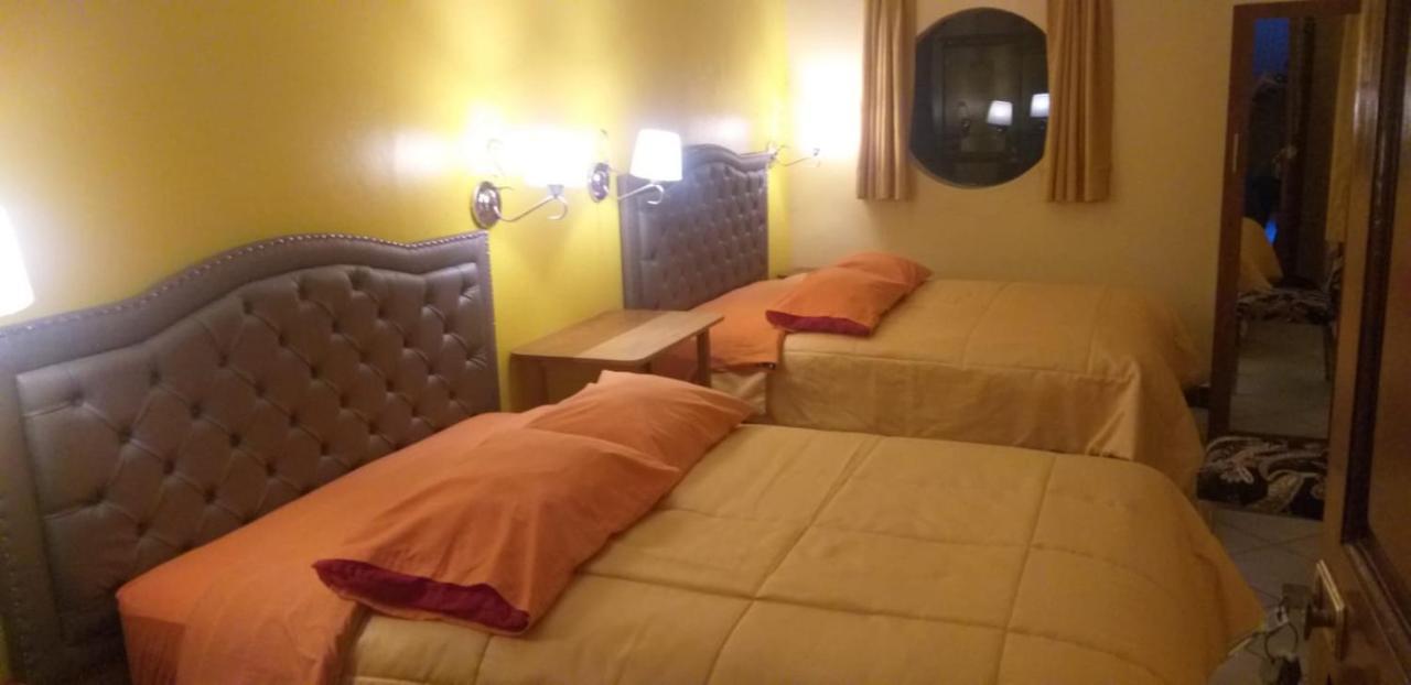 Hotel Hospedaje Karol Ayacucho Esterno foto