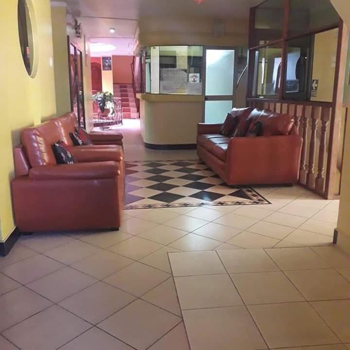 Hotel Hospedaje Karol Ayacucho Esterno foto