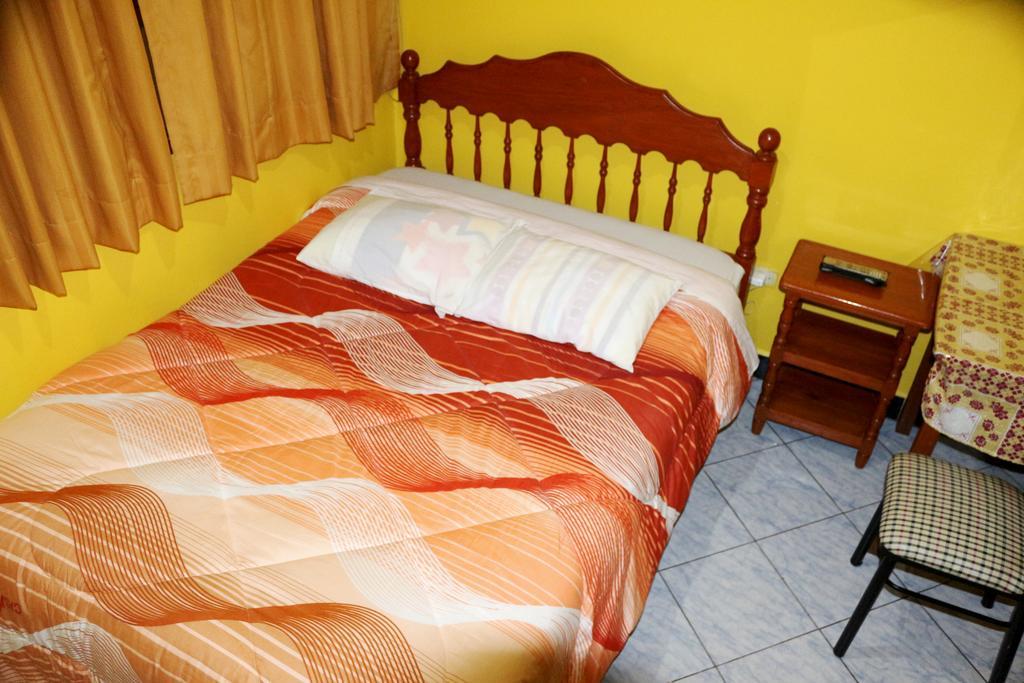 Hotel Hospedaje Karol Ayacucho Esterno foto